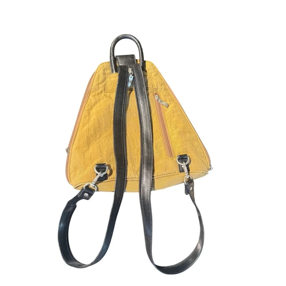 Baggallini Tan Crinkle Nylon Convertible Backpack Sling Bag‎ Organizer Purse